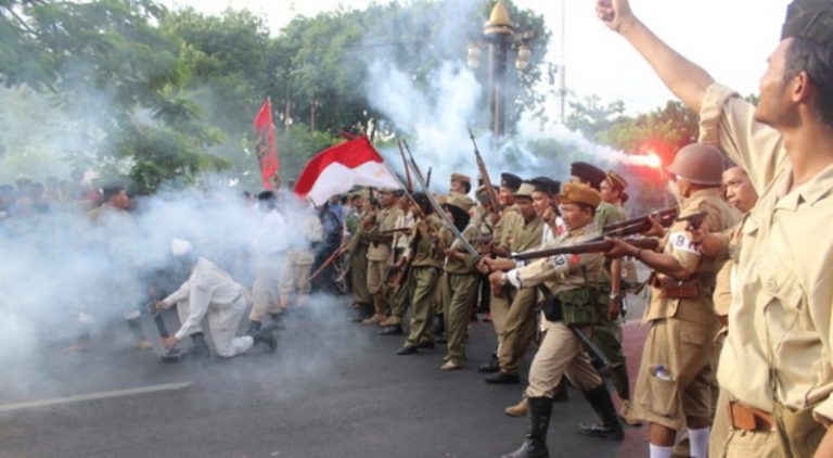 inilah-pasukan-perang-di-surabaya-10-november-1945-hAT6Bqm89N.jpg